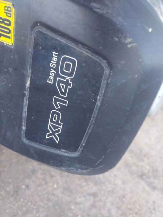 Бензиновият двоен свредел CIMEX е предназначен за пробиване на дупки в