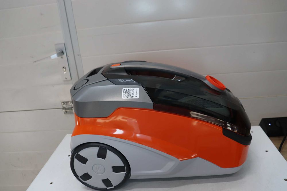 Thomas 788568 Aqua + PET & Family Прахосмукачка без торба Оранжева/Сива 48.6 x 31.8 x 34.7 см [Енергиен клас A]