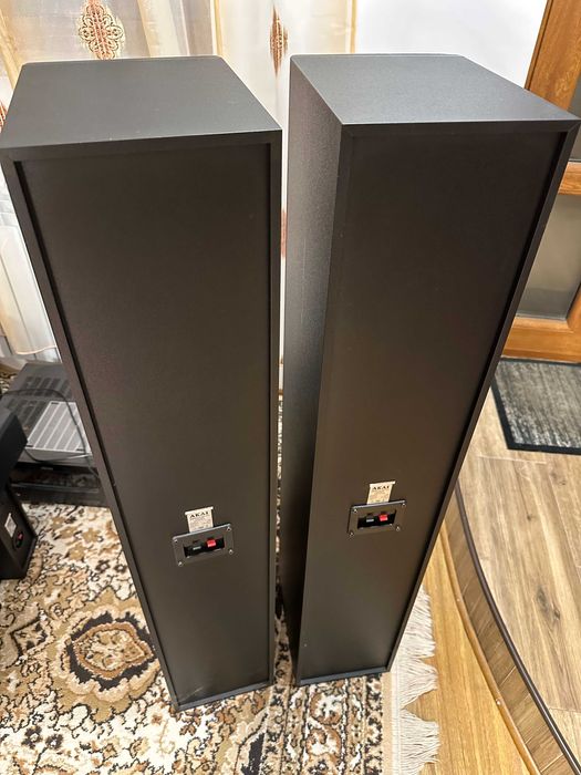 Boxe Akai si AEG