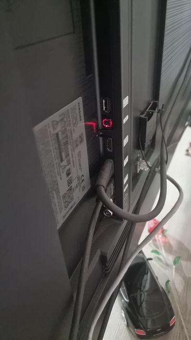 Тв.-Самсунг  85" Цена  1020 Евро