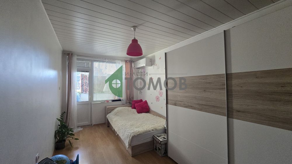 Продава се Тристаен апартамент в Стара Загора, Център - 94 кв.м за 803 €/кв.м - Снимка #11