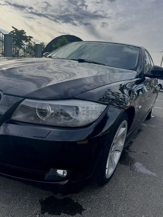 BMW E90 318D Sedan
