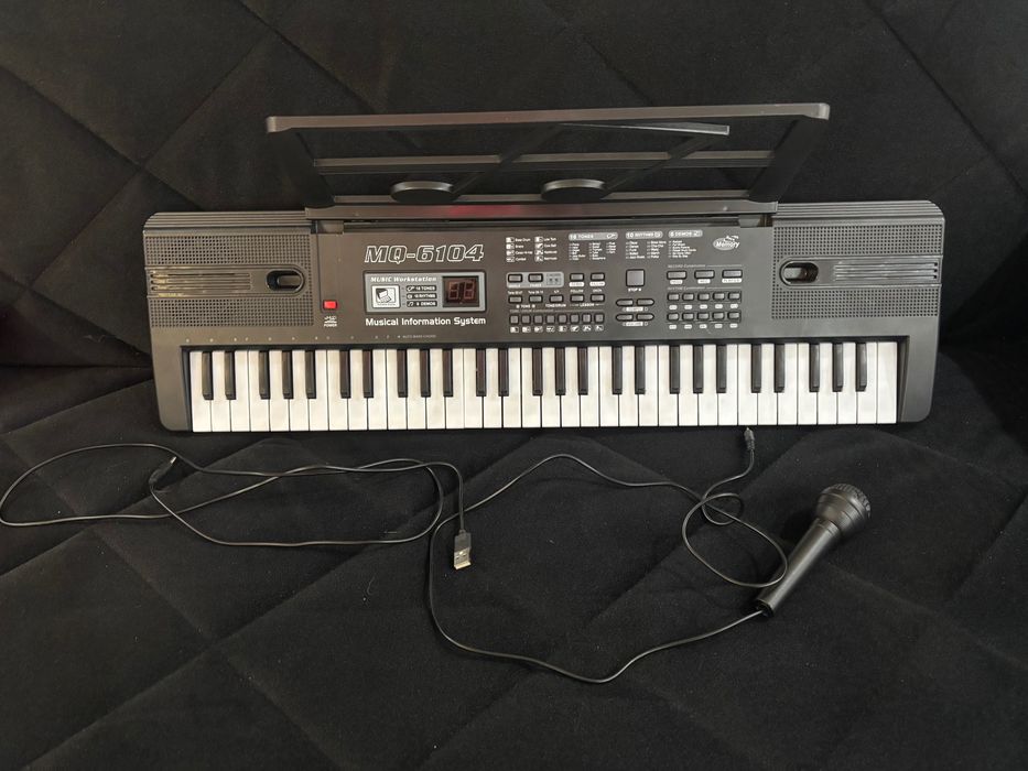 Преносимо 61-клавишно Пиано