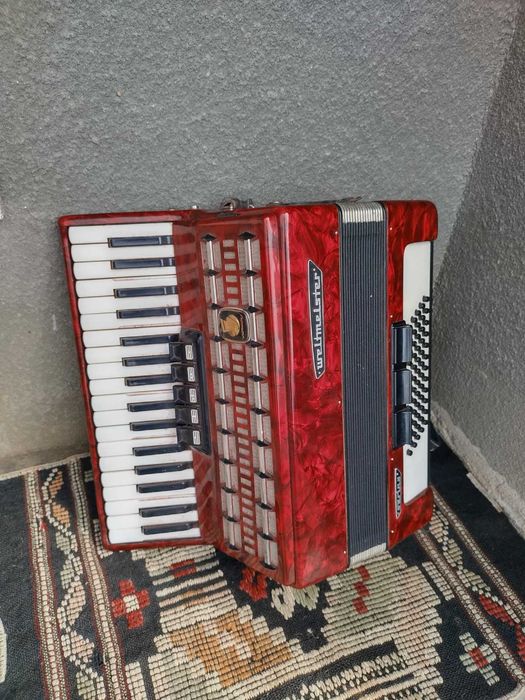Акордеон с 60 баса