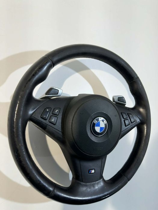 Продаваме М волан с пера за БМВ Е60 Е61/ BMW E60 E61