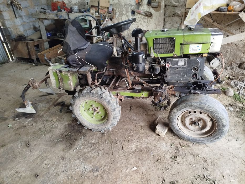 Mini traktorcha sotiladi 18 ot kuchi