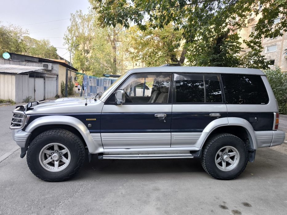 Отличный рамный джип mmc pajero