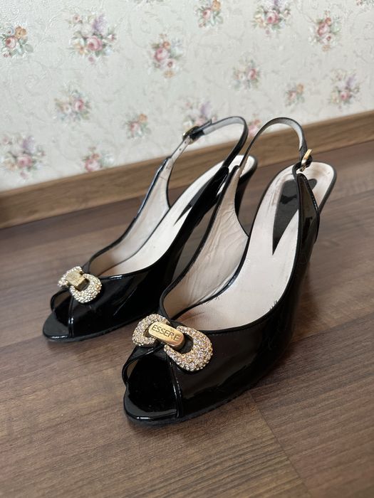 Туфли лаковые новые