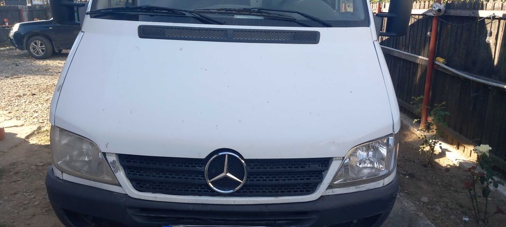 Vând Mercedes sprinter