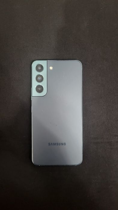 Смартфон Samsung S22