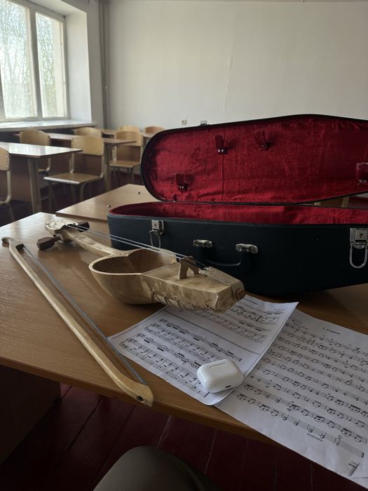 Қыл қобыз сатылады