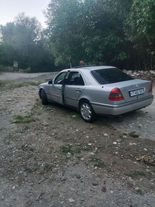 Mercedes w202 sotiladi