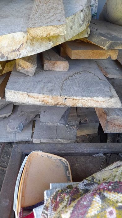 Lemn masiv vechi – Stejar, Frasin, Cireș, pregătit pentru prelucrare