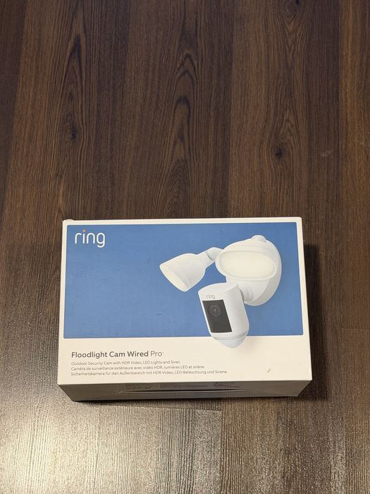 Чисто нови камери Ring Floodlight Cam Wired Pro with Birds Eye