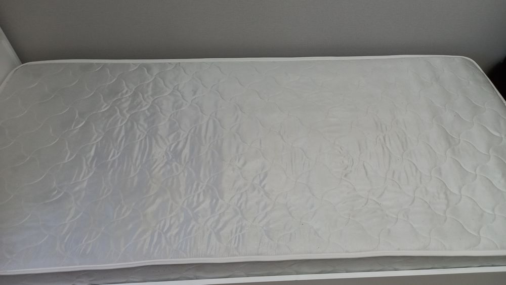 Продам кровать 90×200