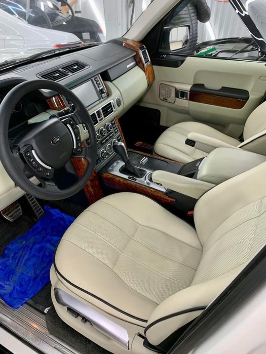 Транспориное средво автомобиль джип