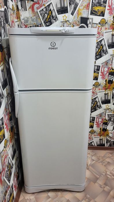 Продам холодильник INDESIT