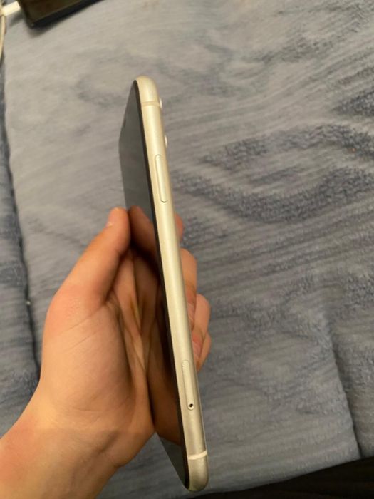 Продам iPhone 11