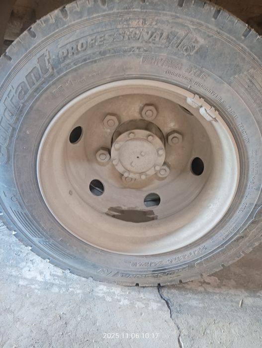 Продам шины грузовые