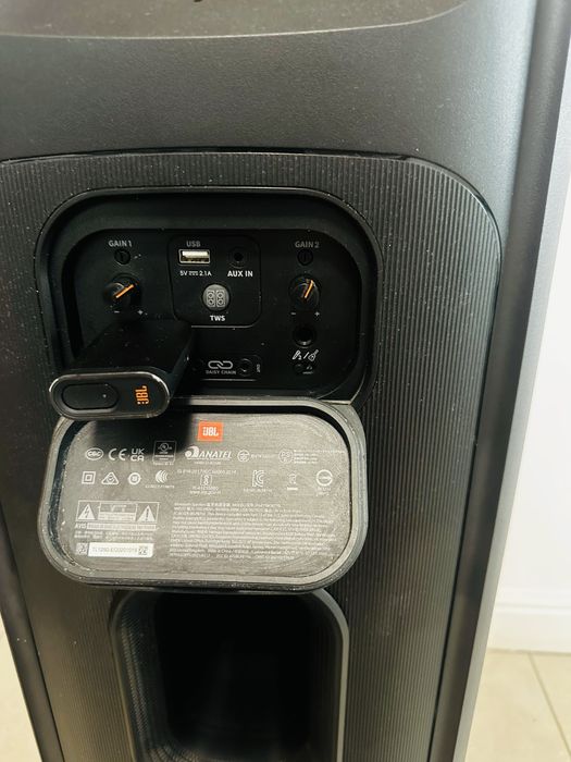 JBL partybox 710
