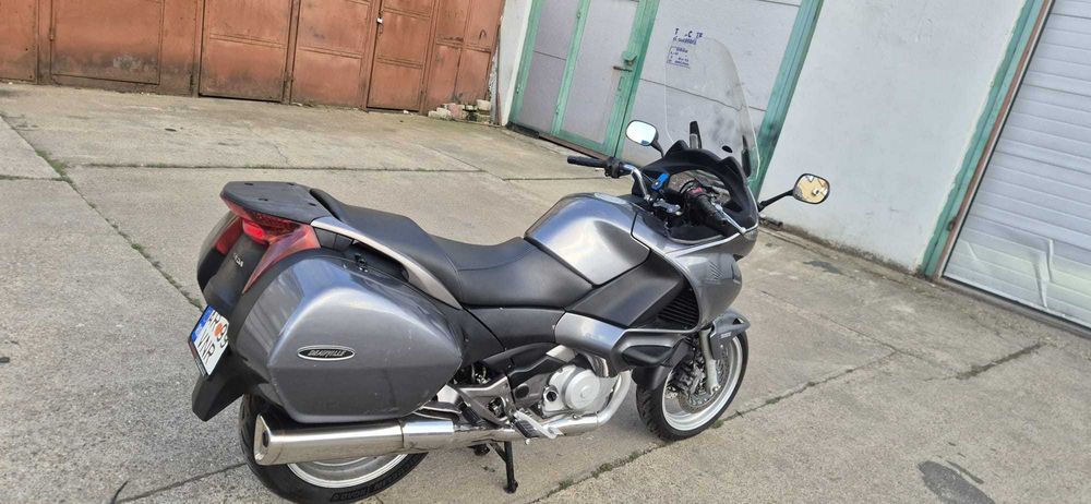Honda Deauville 2007 cu Tempomat, ABS, Cauciucuri recent schimbate, 2 parbrize | Preț excepțional | Nu KTM, Aprilia, Kawasaki, BMW