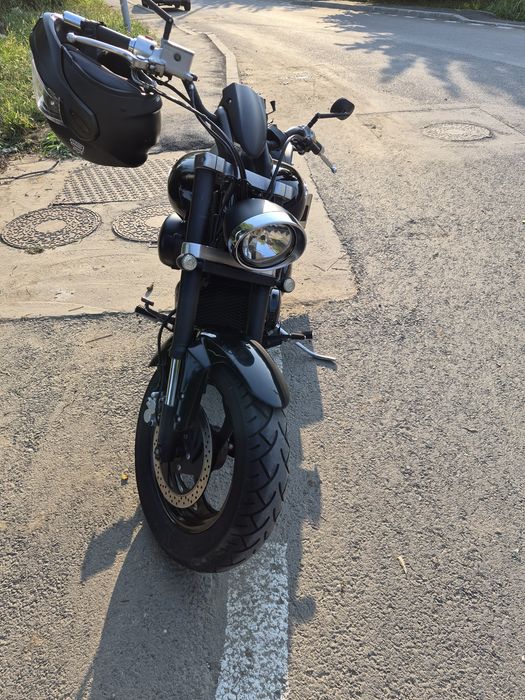 Suzuki intruder 800