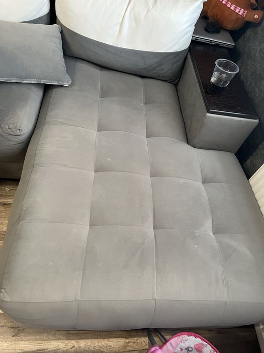 Ъглов диван и масичка за хол с подарък килим