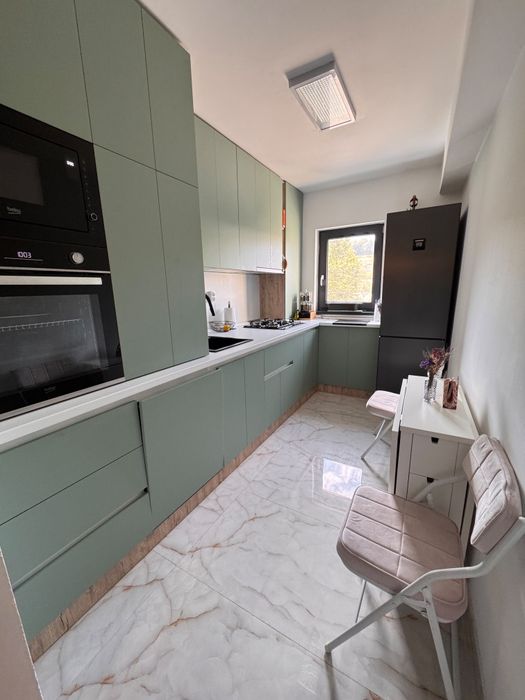 Apartament cu 2 camere decomandate