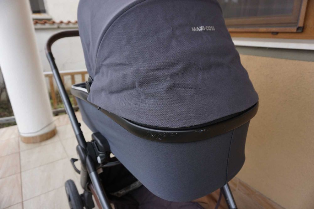 Maxi-Cosi Adorra 2 + кош за новородено + зимен чувал за количка