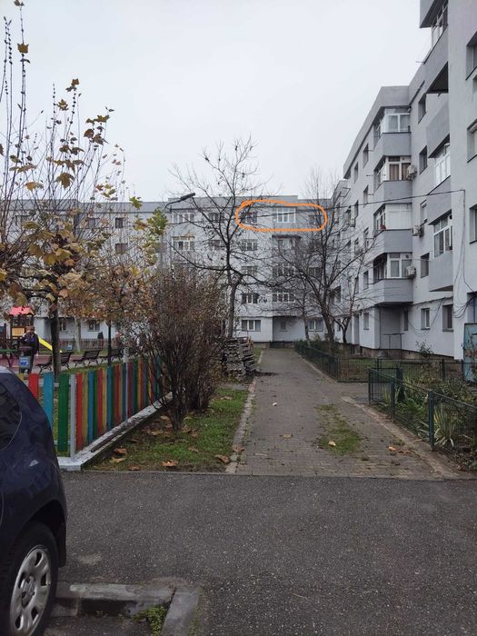 Vând apartament 2 camere in Rovinari