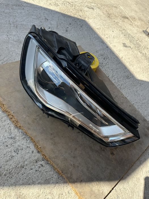 Audi A3 ксенон десен фар ОЕМ