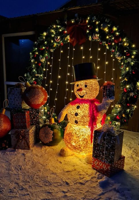 Новогодние фигуры снеговик