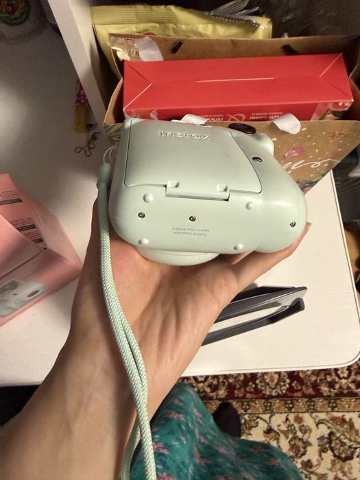 Продам Instax mini12