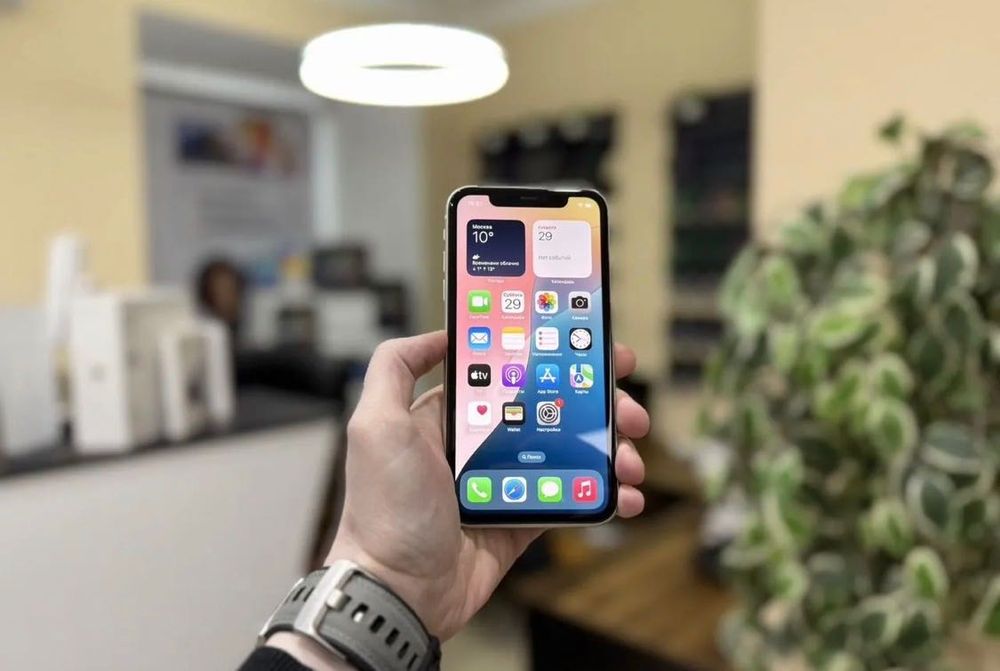 iPhone 11, 128 ГБ, SIM + eSIM