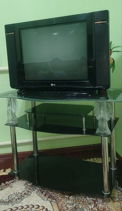 телевизор и постапка сатылади