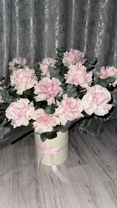 Продаются цветы срочно;