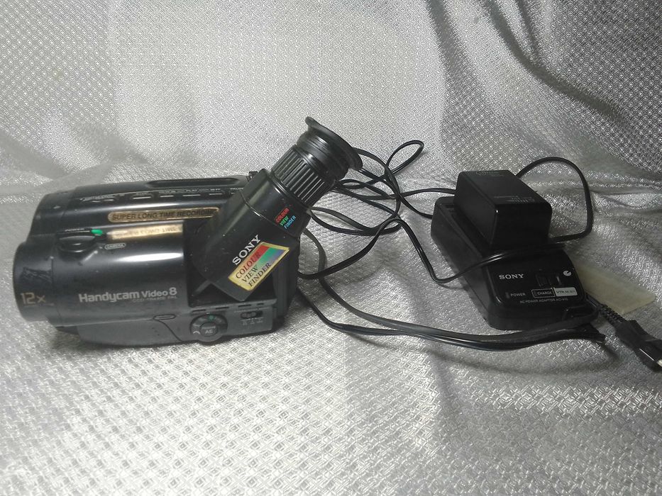 Видео камеры SONY  с зарядным устройством