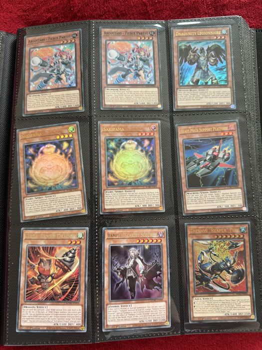 Yu-Gi-Oh карти.