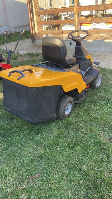 Vand tractor pentru tuns iarba