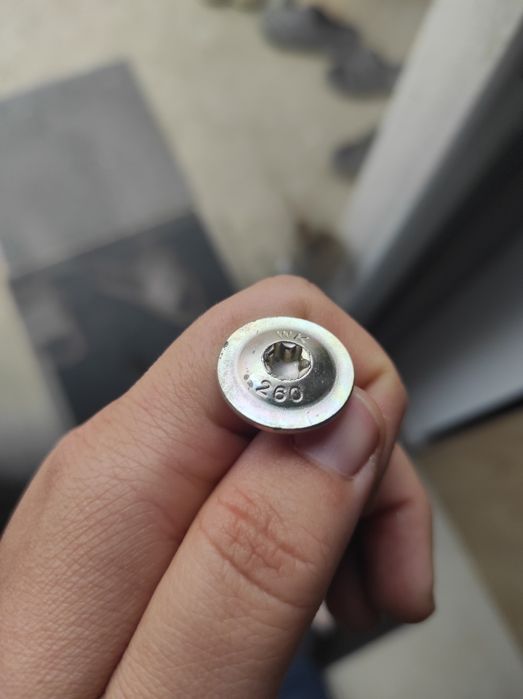 Șuruburi lemn 260 mm/ 3 lei bucata