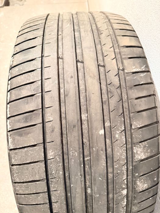 Michelin Pilot Sport 4 285/45/21