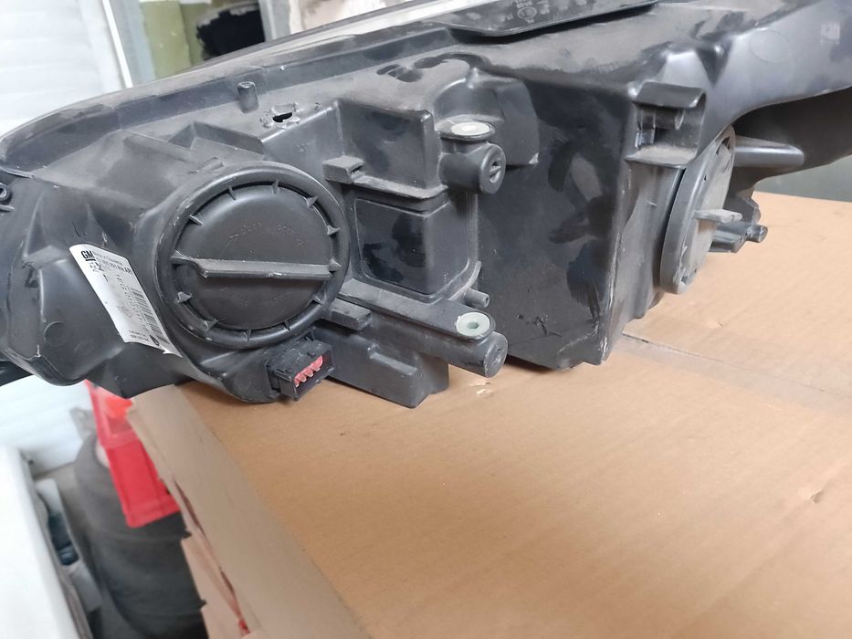 Десен фар за Опел Астра