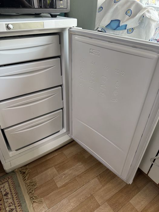 Морозильник Indesit