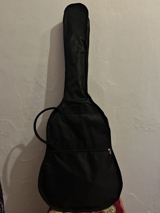 Акустическая гитара