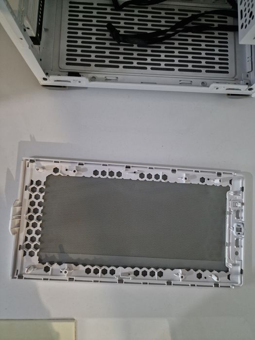 Vand sau schimb carcasa CoolerMaster NR200P alba