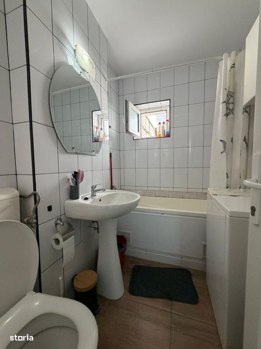 DE VÂNZARE | Apartament 2 camere | Zonă centrală | Etaj 3/4