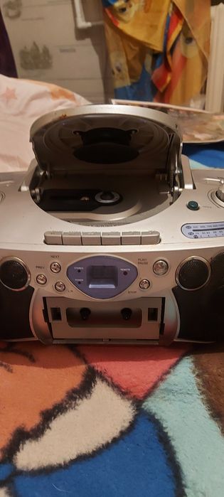 Продам кассетный магнитофон