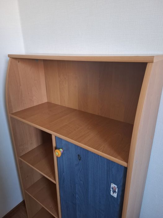 Продаётся стеллаж для дома