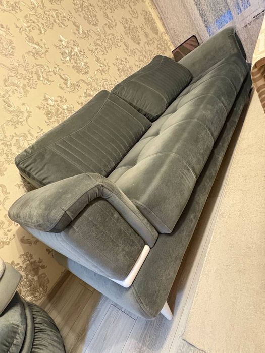 Диван и 2 фотьойла