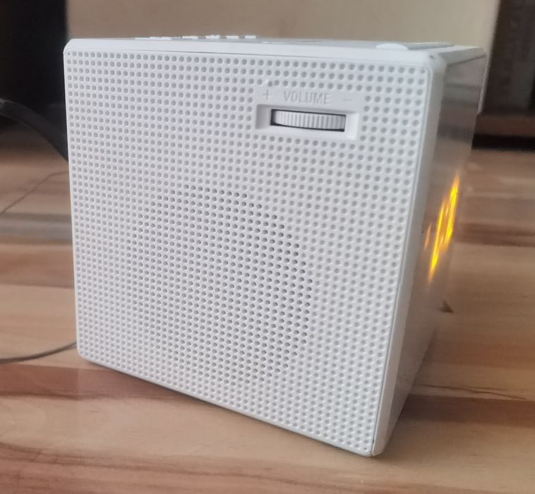 Boxa radio cu ceas Sony ICF C1